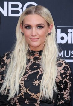 AshleeSimpson-e1593197136928[1].jpg